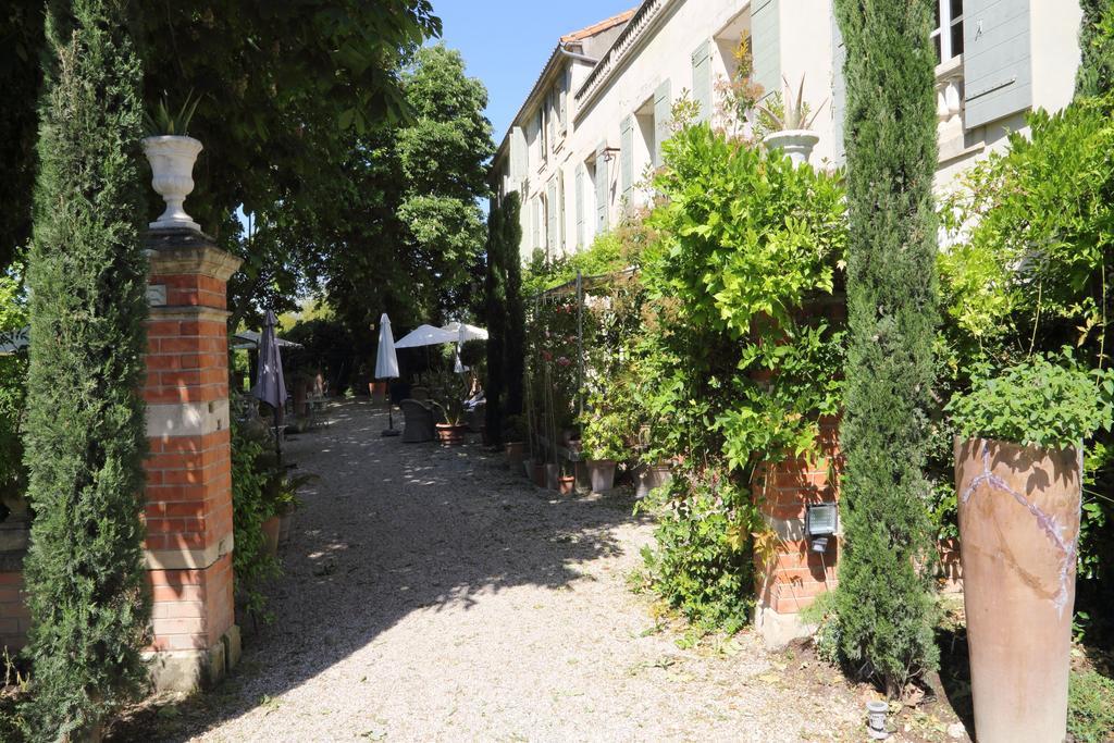 Le Mas Saint Florent Arles Esterno foto