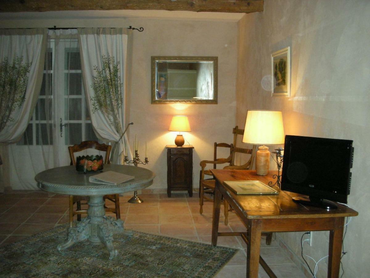 Le Mas Saint Florent Arles Esterno foto