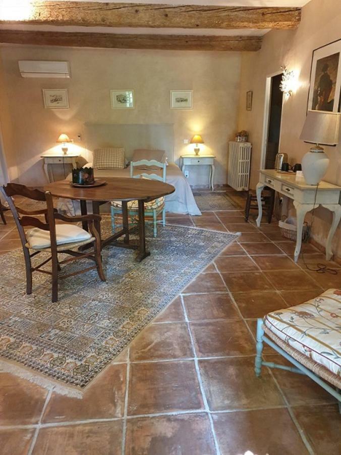 Le Mas Saint Florent Arles Esterno foto